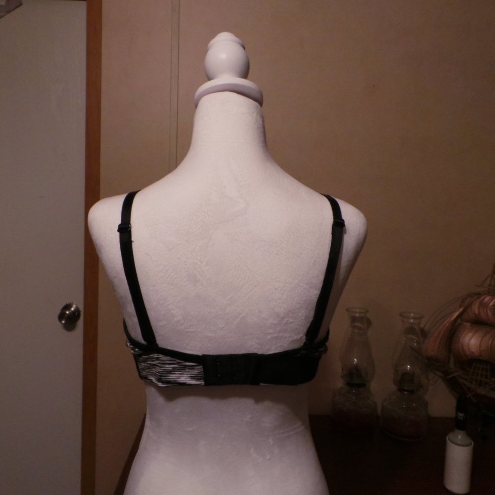 VS Pink Sports Bra size LG - Picture 2 of 6